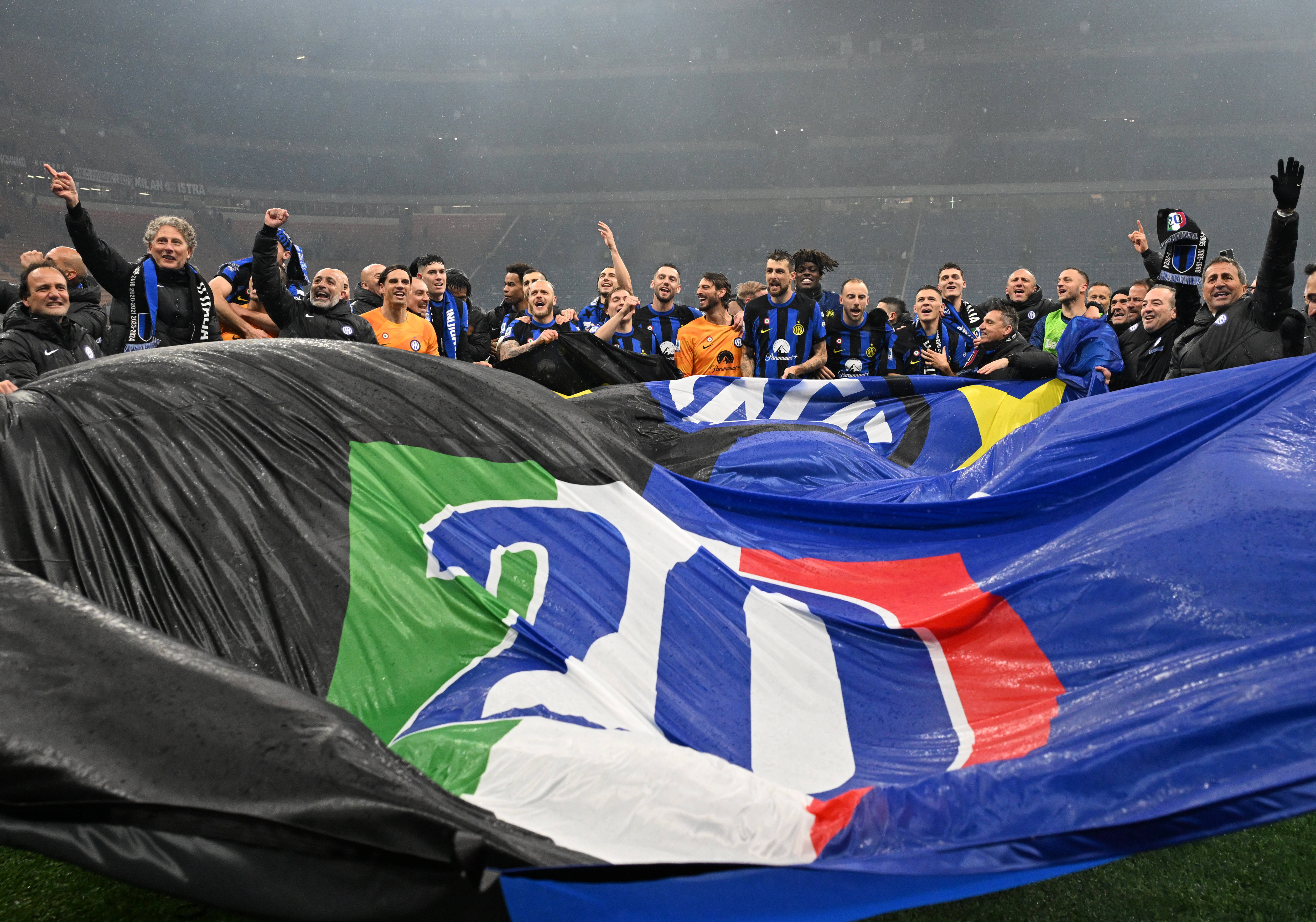 国际米兰攻势不减,力争争霸意甲 国际米兰攻势不减,力争争霸意甲