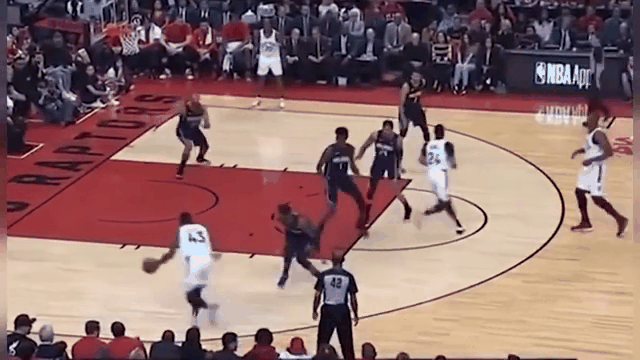 疯狂猛龙横扫魔术,队员合力拼搏势不可挡取得胜利 疯狂猛龙横扫魔术,队员合力拼搏势不可挡取得胜利