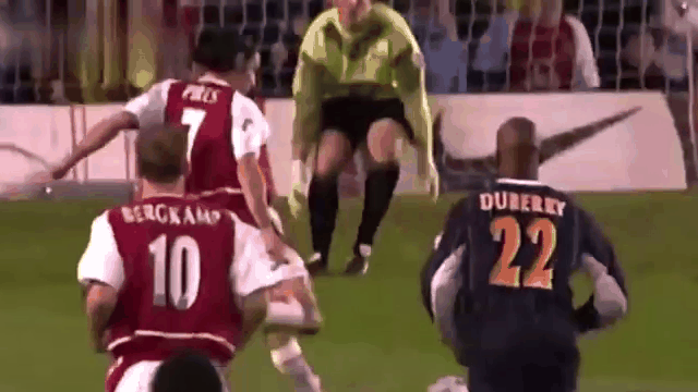 传奇球员告别赛场,感人一幕 传奇球员告别赛场,感人一幕