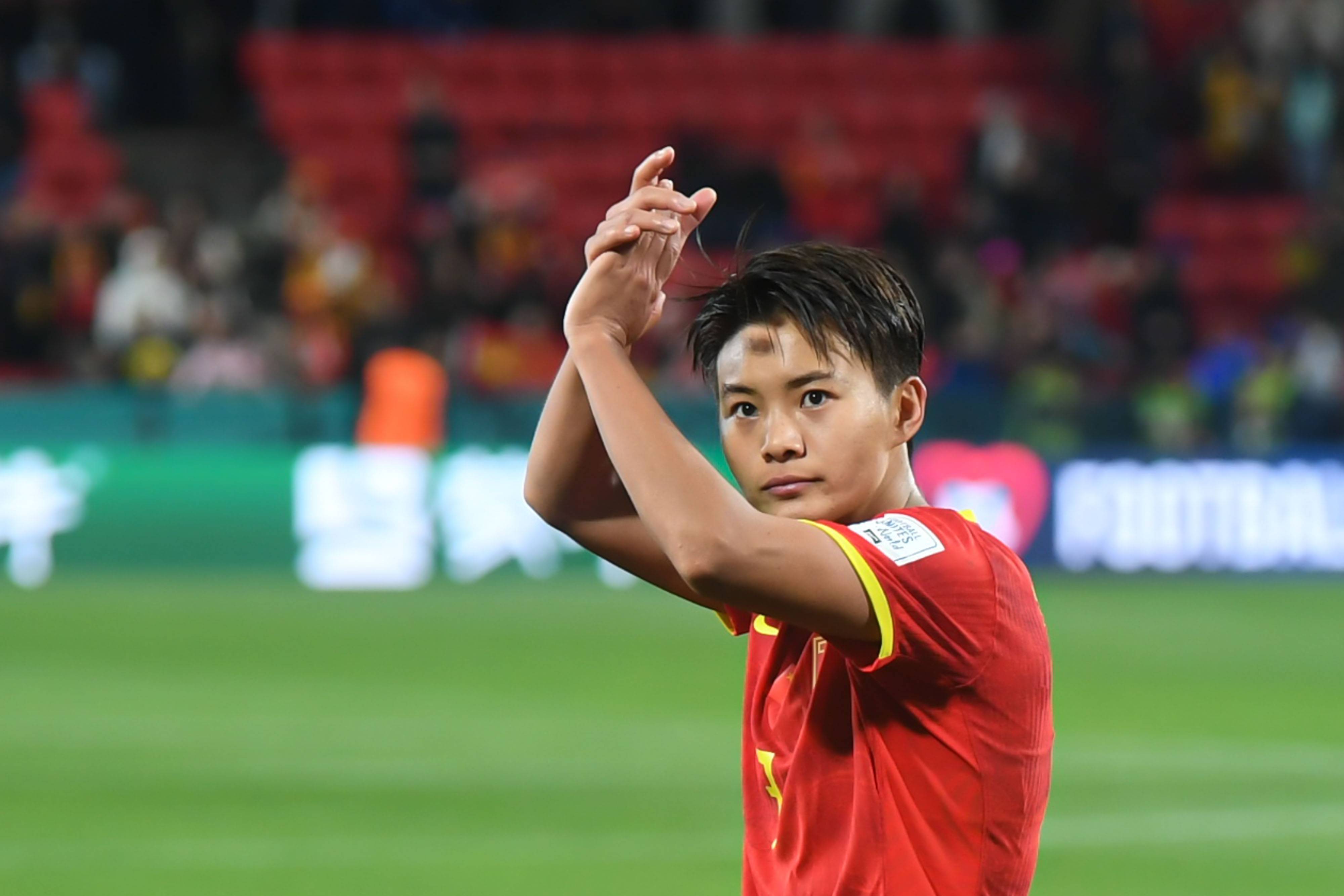 亚洲女足巨星受伤,球队备战受影响 亚洲女足巨星受伤,球队备战受影响