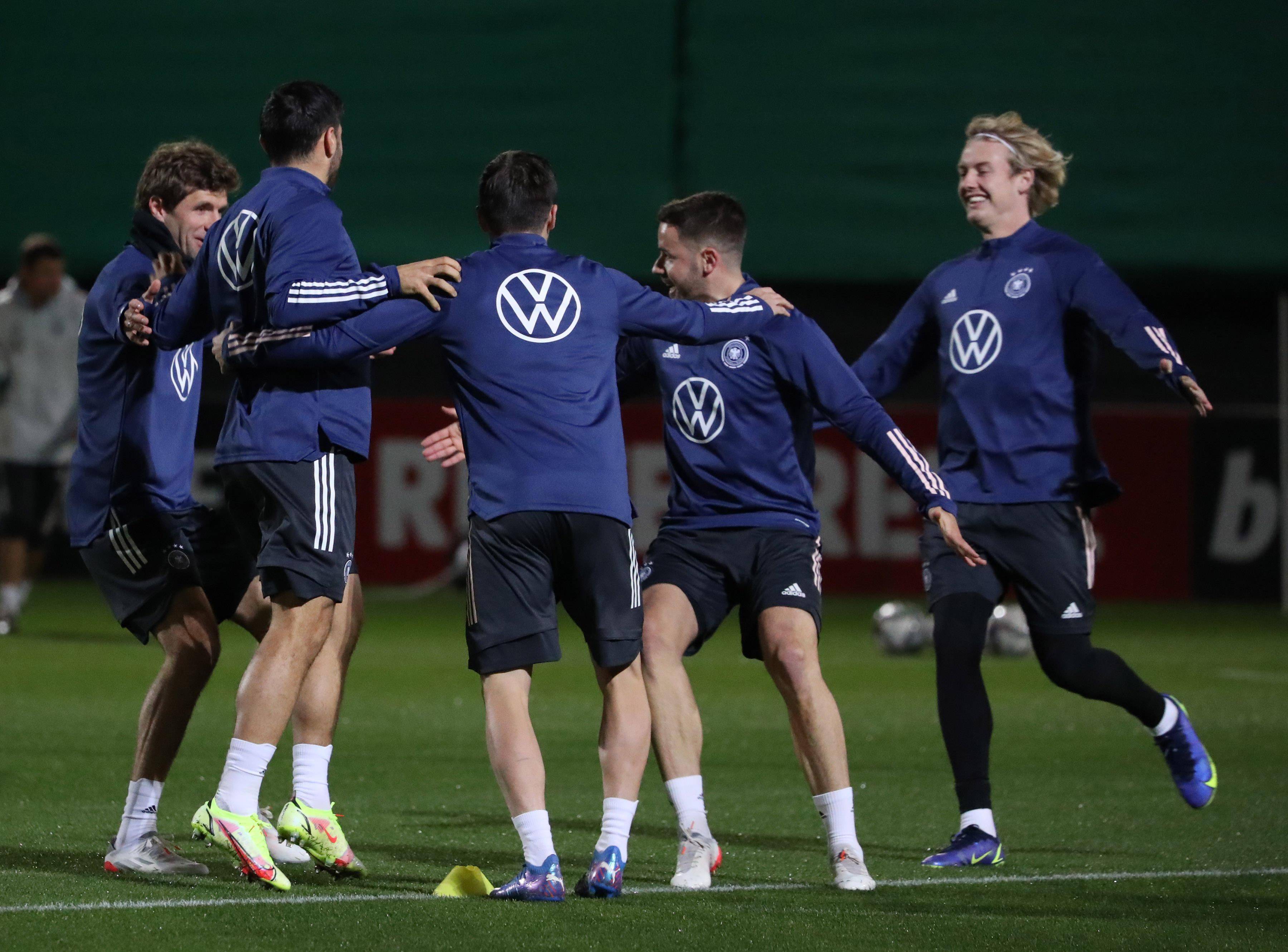 德国队蝉联世界第一,排名稳定 德国队蝉联世界第一,排名稳定