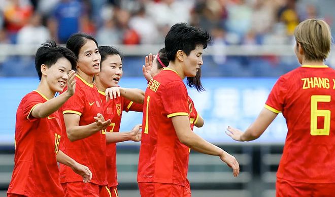 中国女足队员出色发挥,助球队获胜 中国女足队员出色发挥,助球队获胜